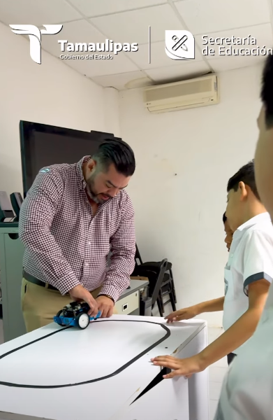 El Centro Estatal de Tecnología Educativa (CETE), recibió la visita de alumnas y alumnos de 4°, 5° y 6° grado de la Escuela Primaria “Juana de Asbaje”, a cargo de la directora, Martha Lucio Blanco.
